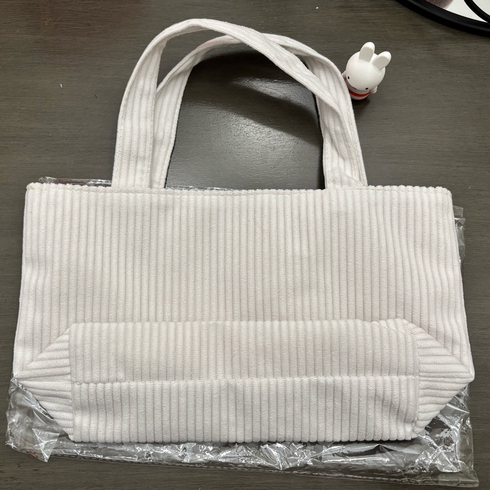 Miffy Mini Tote - Picture 3 of 7